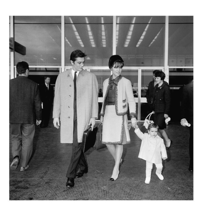 Flashback: Ален Делон с семьей в Риме, 1965