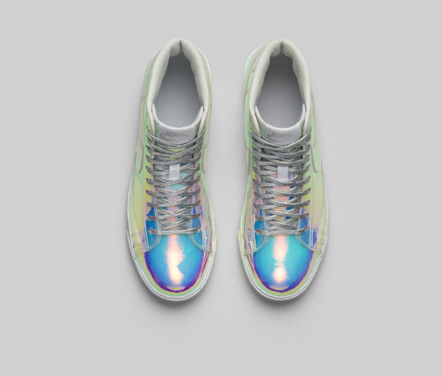 Новые переливающиеся на солнце кеды Nike