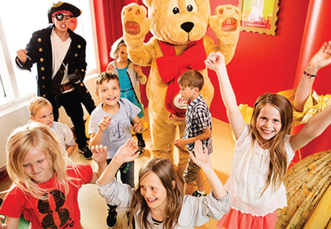 «Королевский прием» в честь трехлетия магазина Hamleys