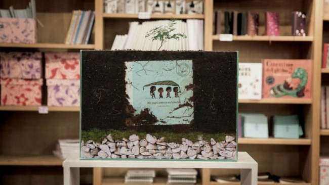 Книга, которую можно читать и сажать