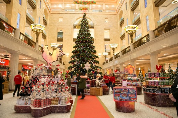 Праздничная программа в магазинах Hamleys