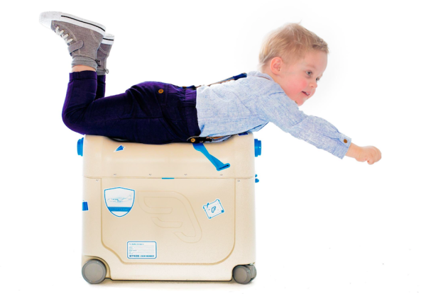 В рейс: с чемоданчиком-кроваткой от Stokke