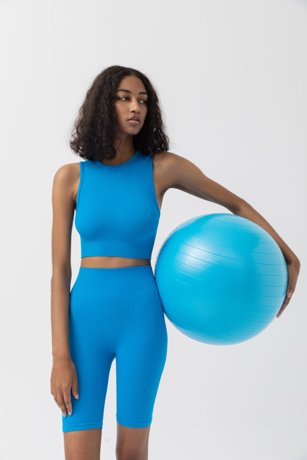 Уже ждем весну: яркие цвета и новые силуэты в весенней линейке
LIMÉ BODY BASICS