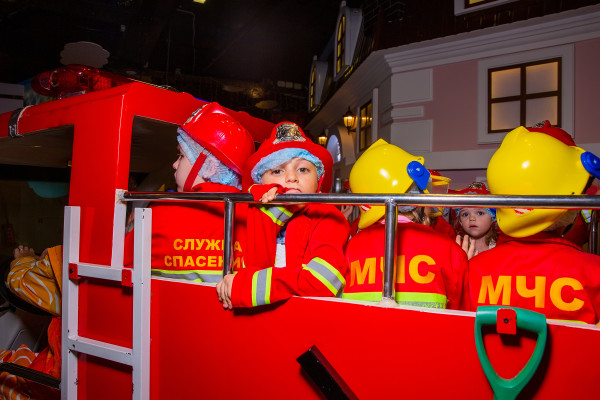Актрисы Нелли Уварова и Анна Пескова попробовали себя в новой профессии